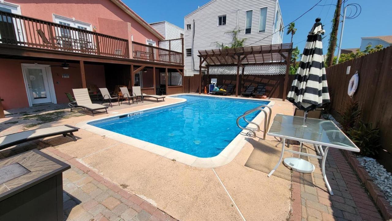 Cozy 2 Bedroom With Big Pool - Campeche Triplex Unit C Home Юг Падре Айленд Экстерьер фото