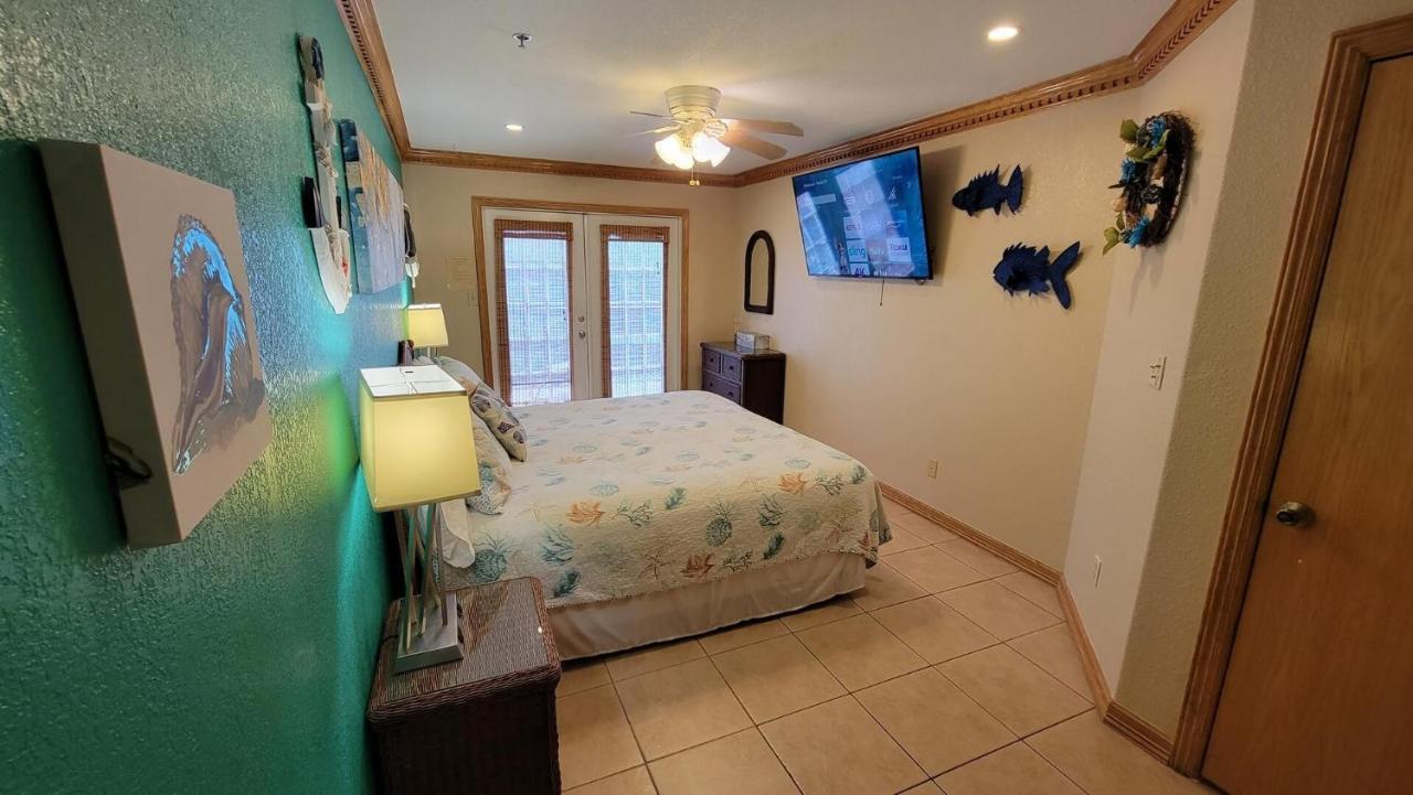 Cozy 2 Bedroom With Big Pool - Campeche Triplex Unit C Home Юг Падре Айленд Экстерьер фото