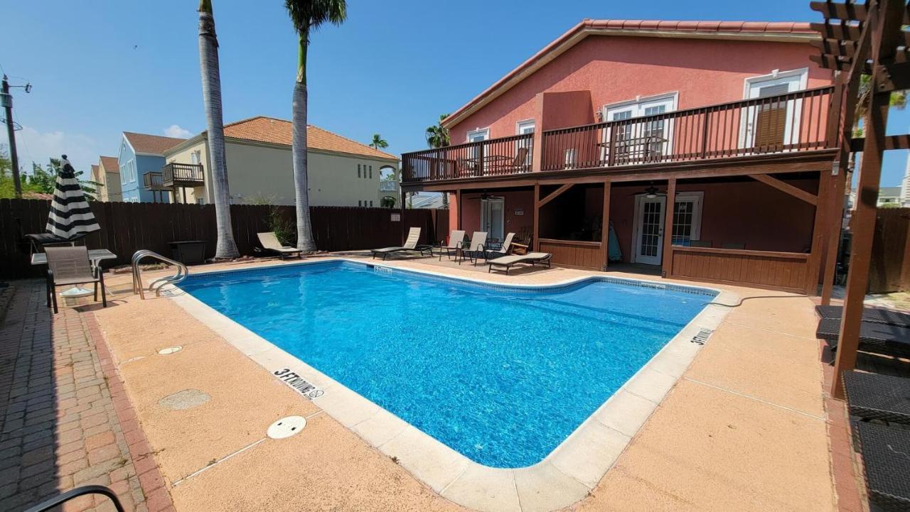 Cozy 2 Bedroom With Big Pool - Campeche Triplex Unit C Home Юг Падре Айленд Экстерьер фото