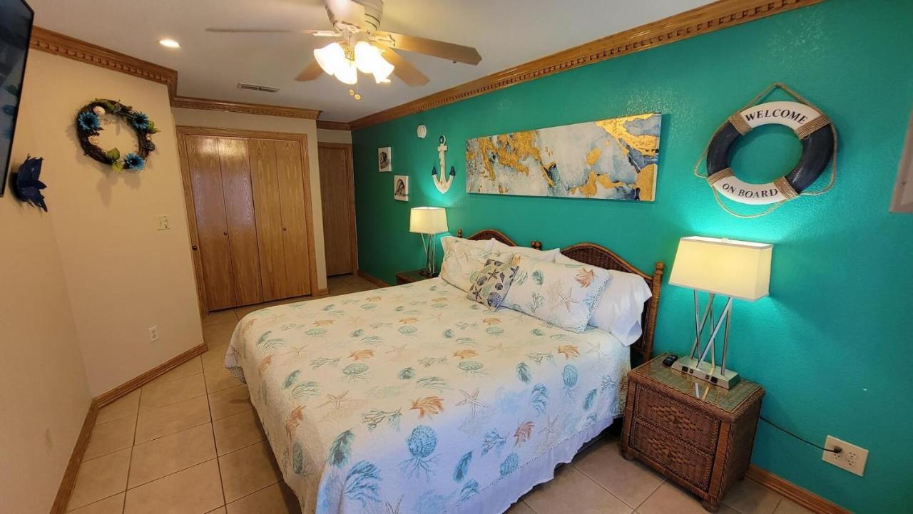 Cozy 2 Bedroom With Big Pool - Campeche Triplex Unit C Home Юг Падре Айленд Экстерьер фото